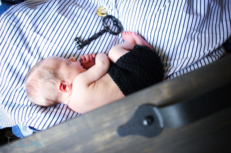 Colton_VA_Beach_Newborn_Photographer-17