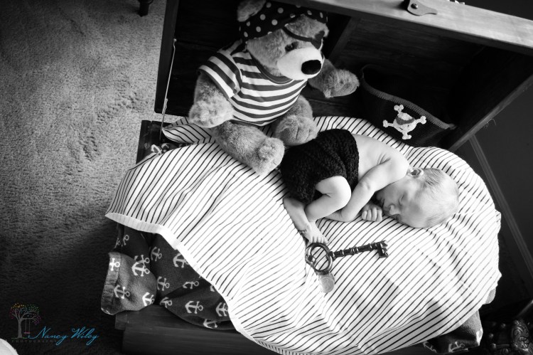 Colton_VA_Beach_Newborn_Photographer-19