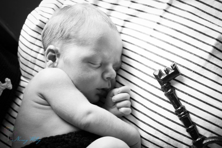 Colton_VA_Beach_Newborn_Photographer-21