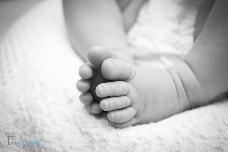 Holly_VA_Beach_Newborn_Photographer-35